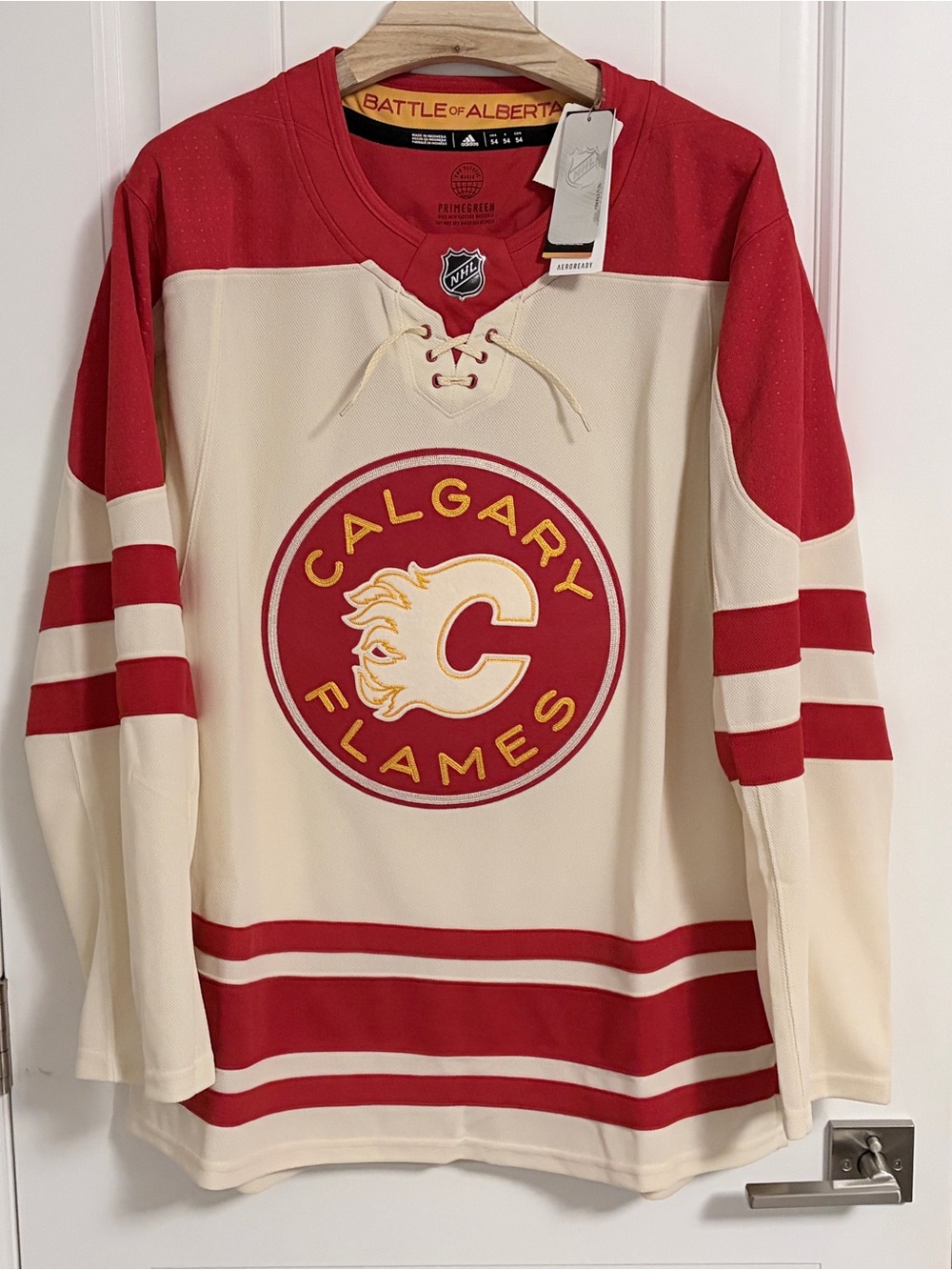 BNWT Authentic Adidas Calgary Flames 2023 Heritage Classic Jersey Size 54 XL